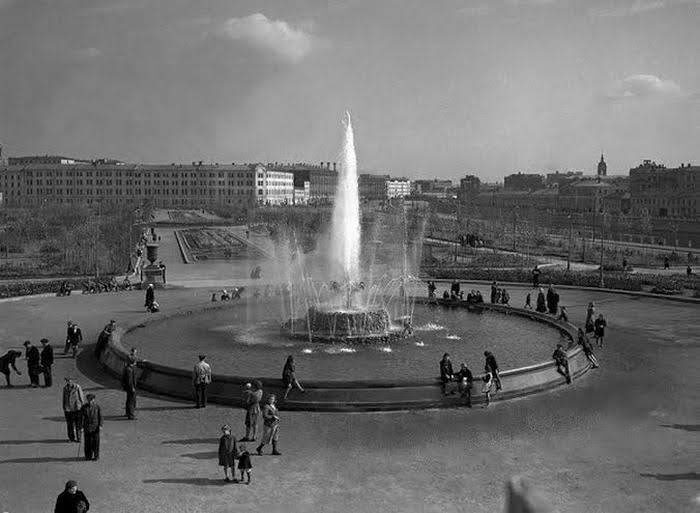 History of Bolotnaya Square