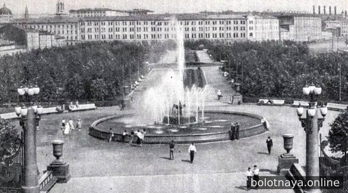 Репинский фонтан, 1950-е. Сквер уже зарос деревьями.