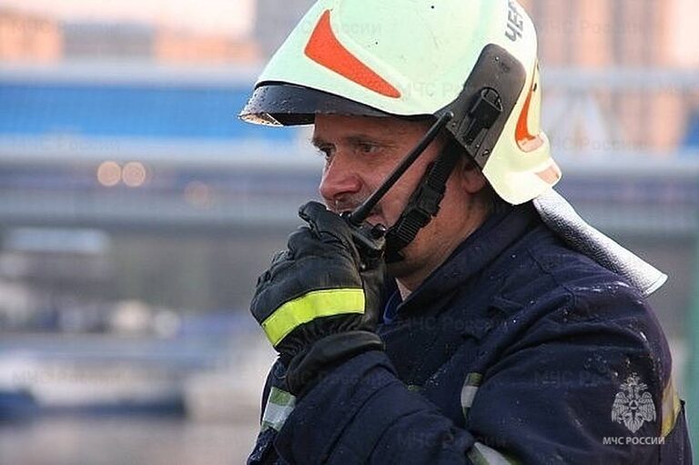 В Москве вспоминают легендарного пожарного Героя России Евгения Чернышева