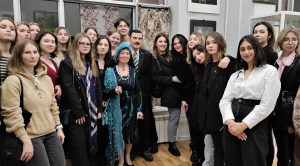 Студенты РЭУ посетили выставку картин Николая Федорова