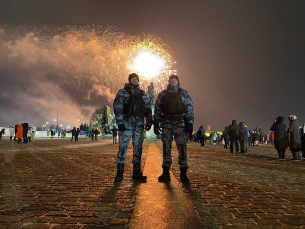 В День защитника Отечества Росгвардия обеспечила правопорядок во время торжественных салютов в Москве