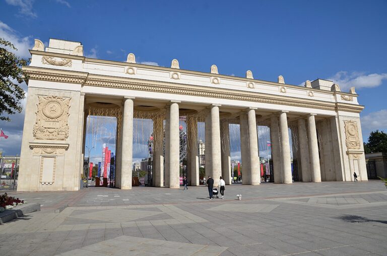 Парк Горького организует праздничную программу в День Победы