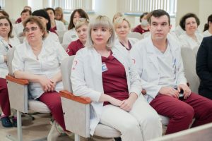 Медицинских сестер Морозовской больницы наградили благодарностями от главного врача