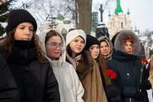Педагоги и студенты РЭУ имени Плеханова почтили память основателя вуза