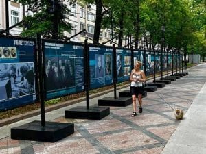 Посвященная РЭУ фотовыставка открылась на Никитском бульваре