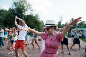 Танцевальные занятия стартовали в Парке Горького и «Музеоне»